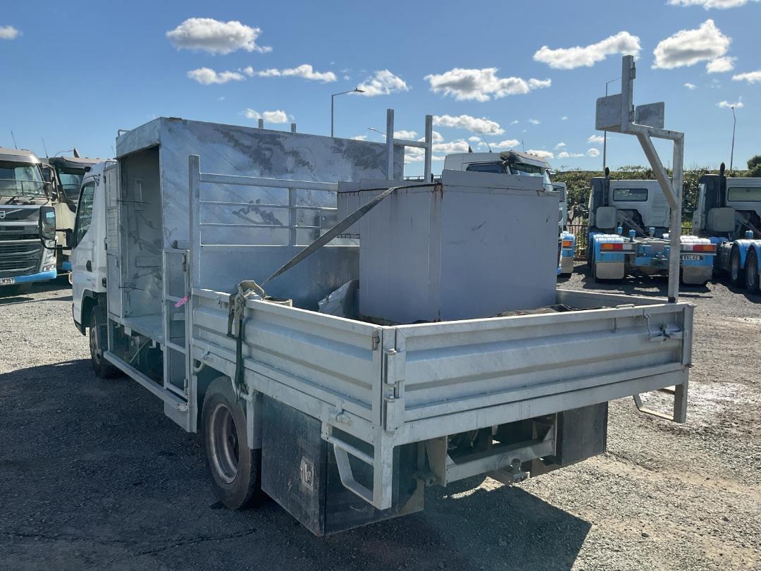 Photo '6' of Mitsubishi Fuso Canter FEB60E2 Euro 5 - 616 Flat Deck