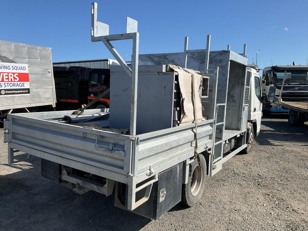 Photo '4' of Mitsubishi Fuso Canter FEB60E2 Euro 5 - 616 Flat Deck