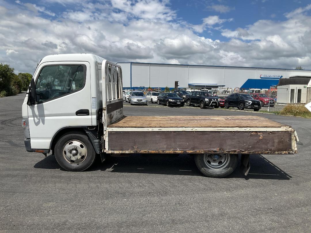 Photo '18' of Mitsubishi Fuso Canter FEA55B1 EURO 5 Flat Deck