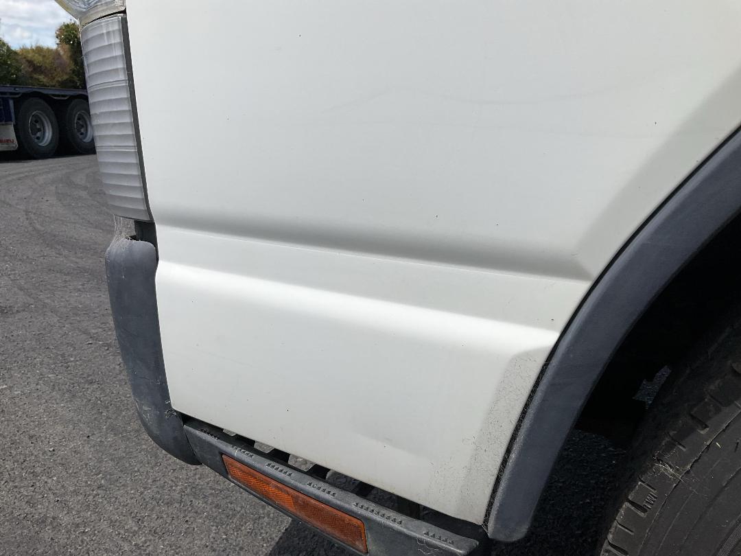 Photo '35' of Mitsubishi Fuso Canter FEA55B1 EURO 5 Flat Deck