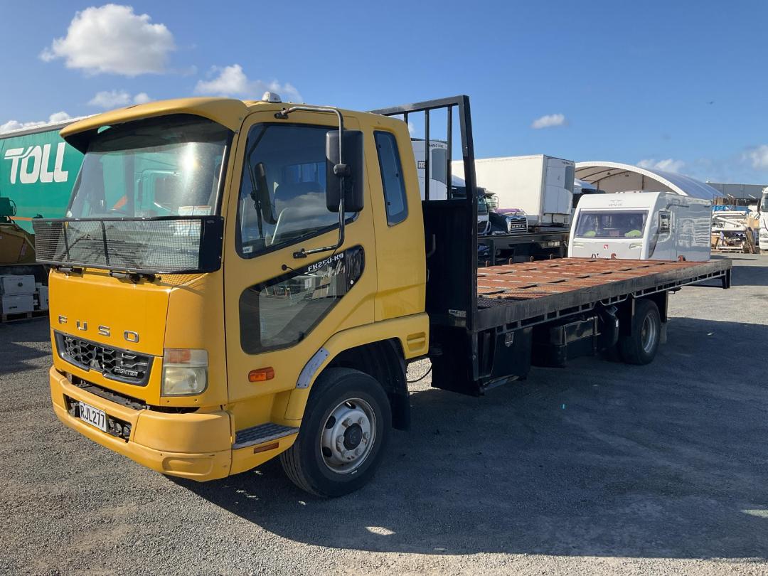 Photo '9' of Mitsubishi Fuso Fighter FK250K9 Flat Deck