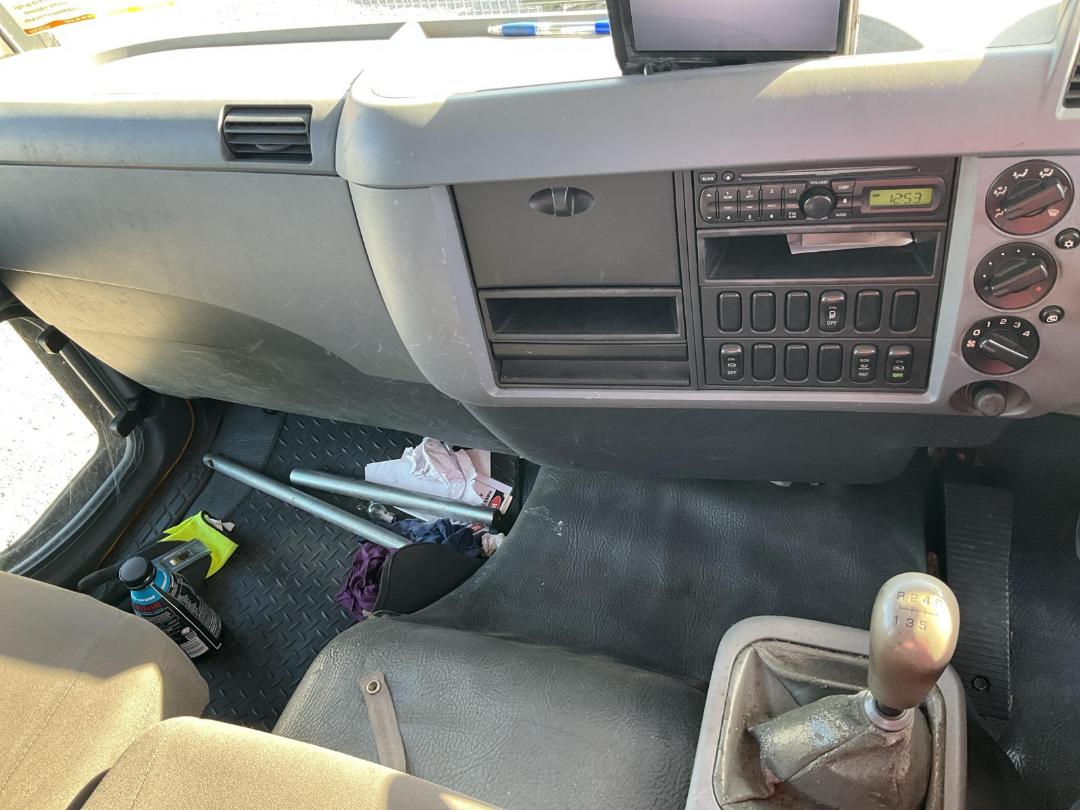 Photo '15' of Mitsubishi Fuso Fighter FK250K9 Flat Deck