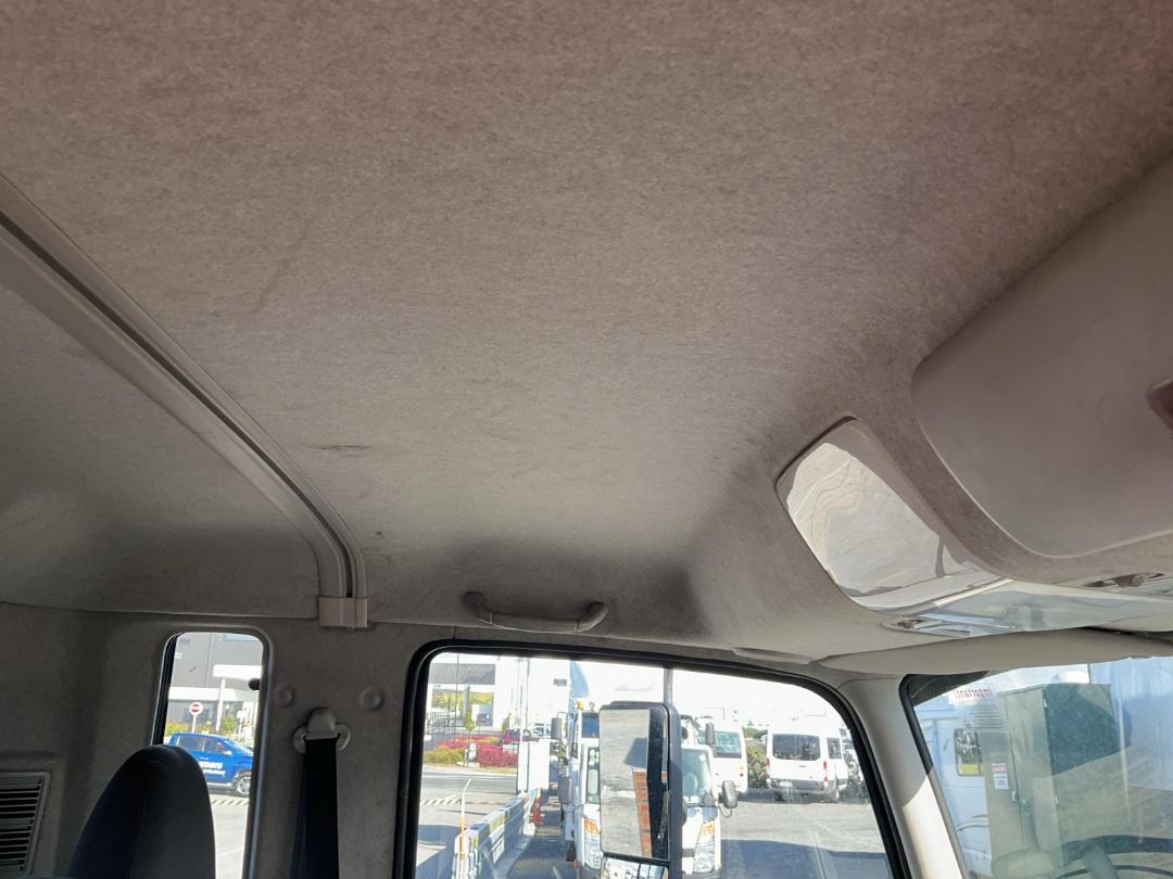 Photo '17' of Mitsubishi Fuso Fighter FK250K9 Flat Deck