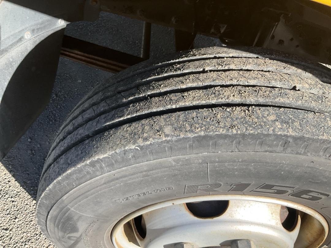 Photo '32' of Mitsubishi Fuso Fighter FK250K9 Flat Deck