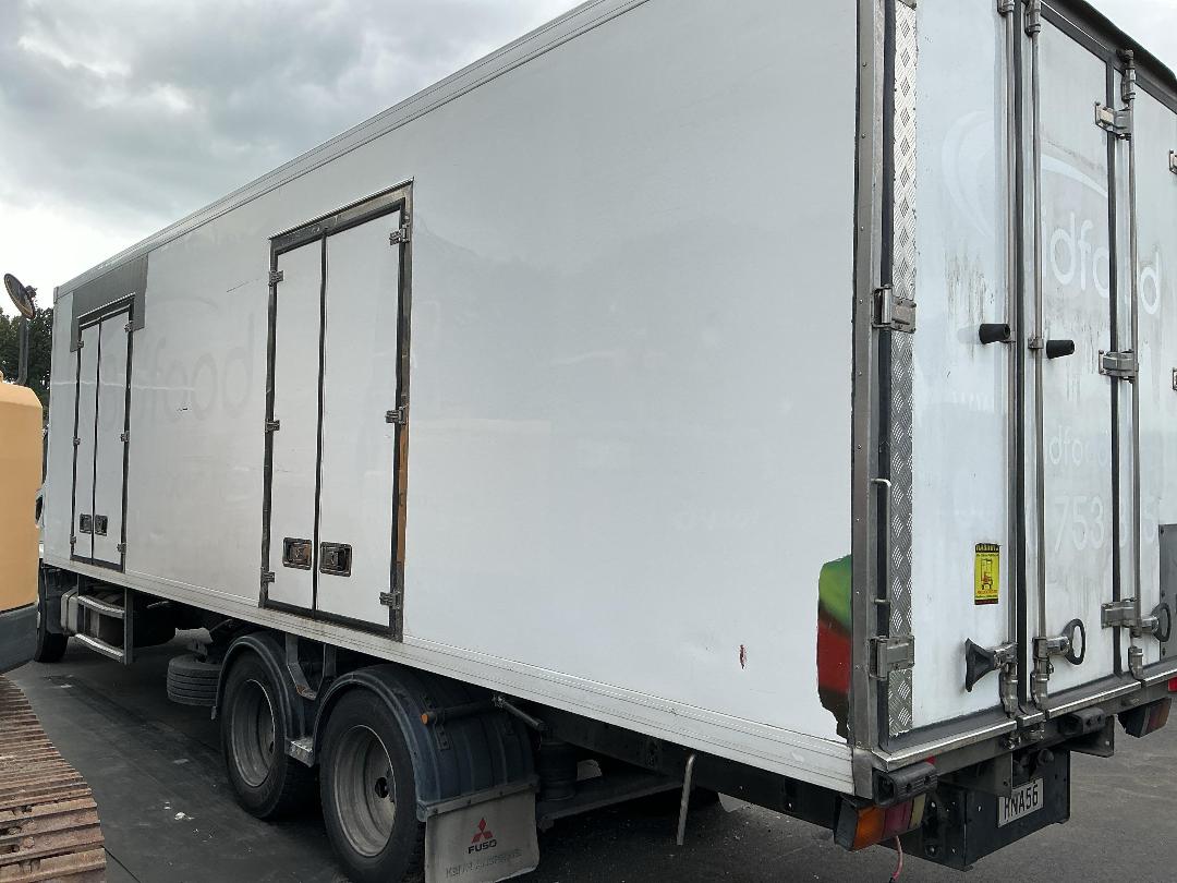 Photo '4' of Mitsubishi Fuso Fighter FU281U8 Box Body