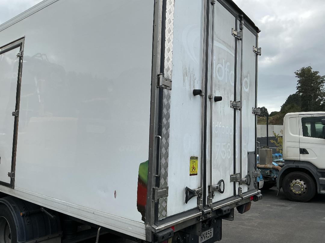 Photo '5' of Mitsubishi Fuso Fighter FU281U8 Box Body