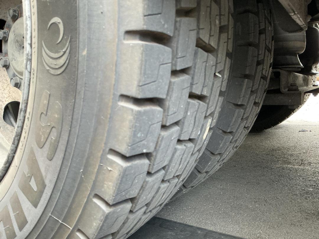 Photo '26' of Mitsubishi Fuso Fighter FU281U8 Box Body