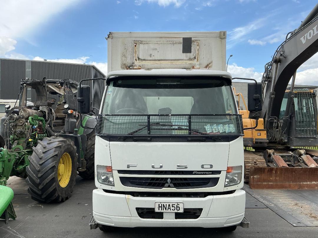 Photo '7' of Mitsubishi Fuso Fighter FU281U8 Box Body