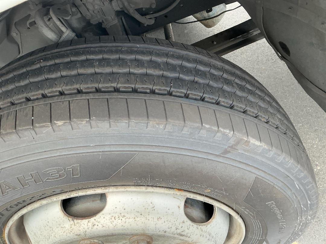 Photo '24' of Mitsubishi Fuso Fighter FU281U8 Box Body