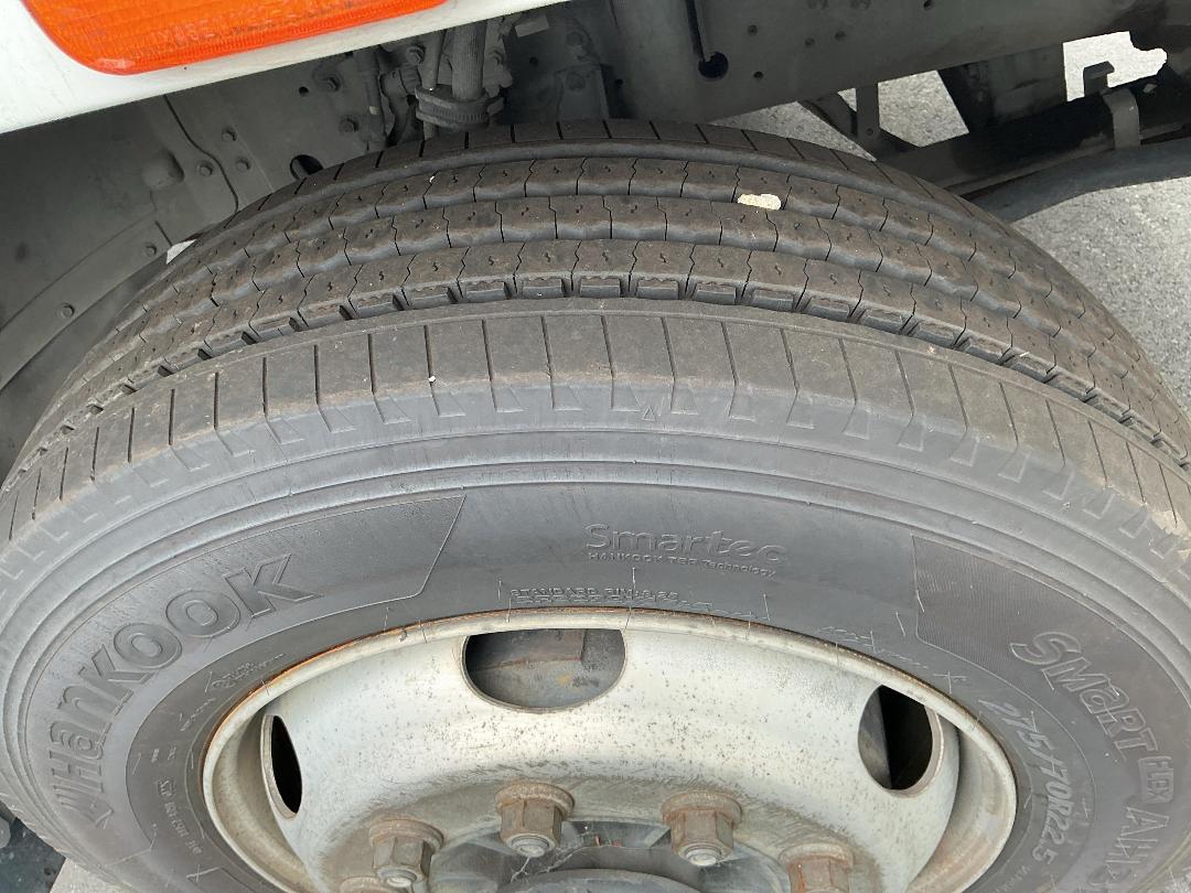 Photo '25' of Mitsubishi Fuso Fighter FU281U8 Box Body