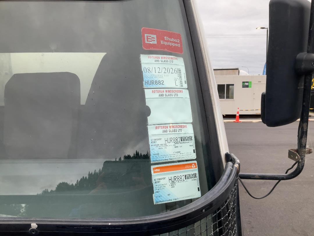 Photo '11' of Mitsubishi Fuso Fighter FK250K8 Box Body