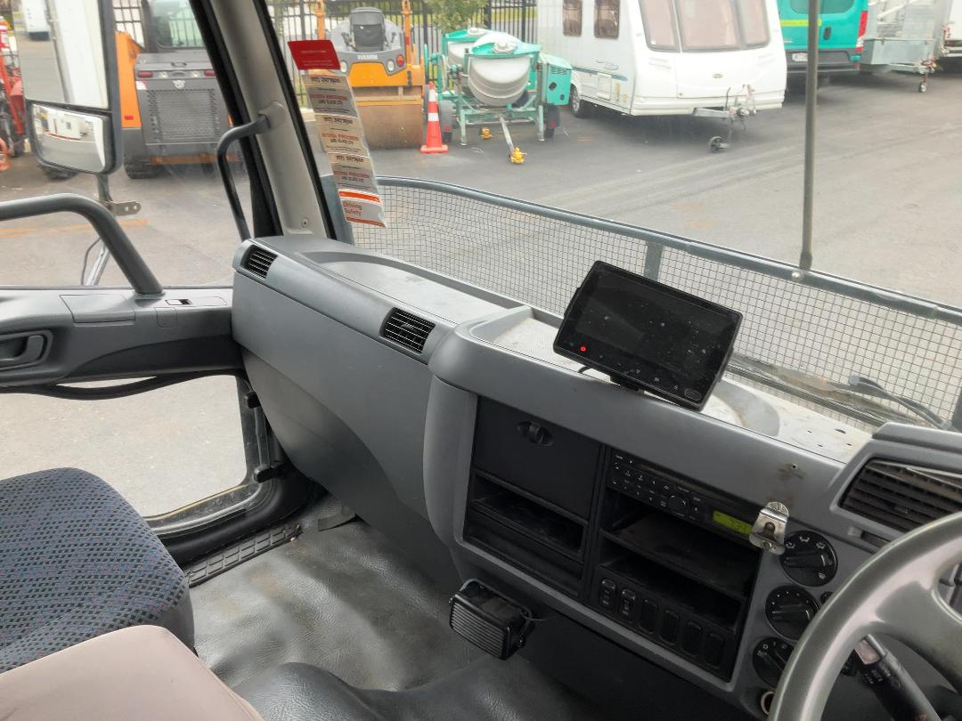 Photo '18' of Mitsubishi Fuso Fighter FK250K8 Box Body