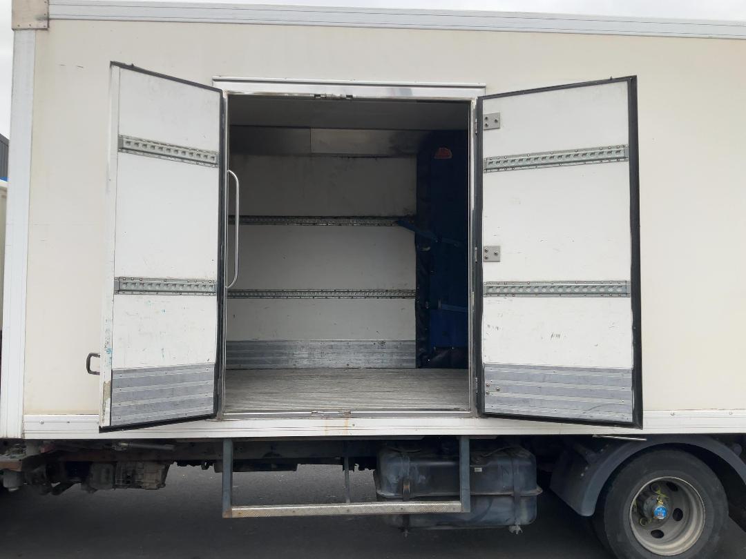 Photo '24' of Mitsubishi Fuso Fighter FK250K8 Box Body