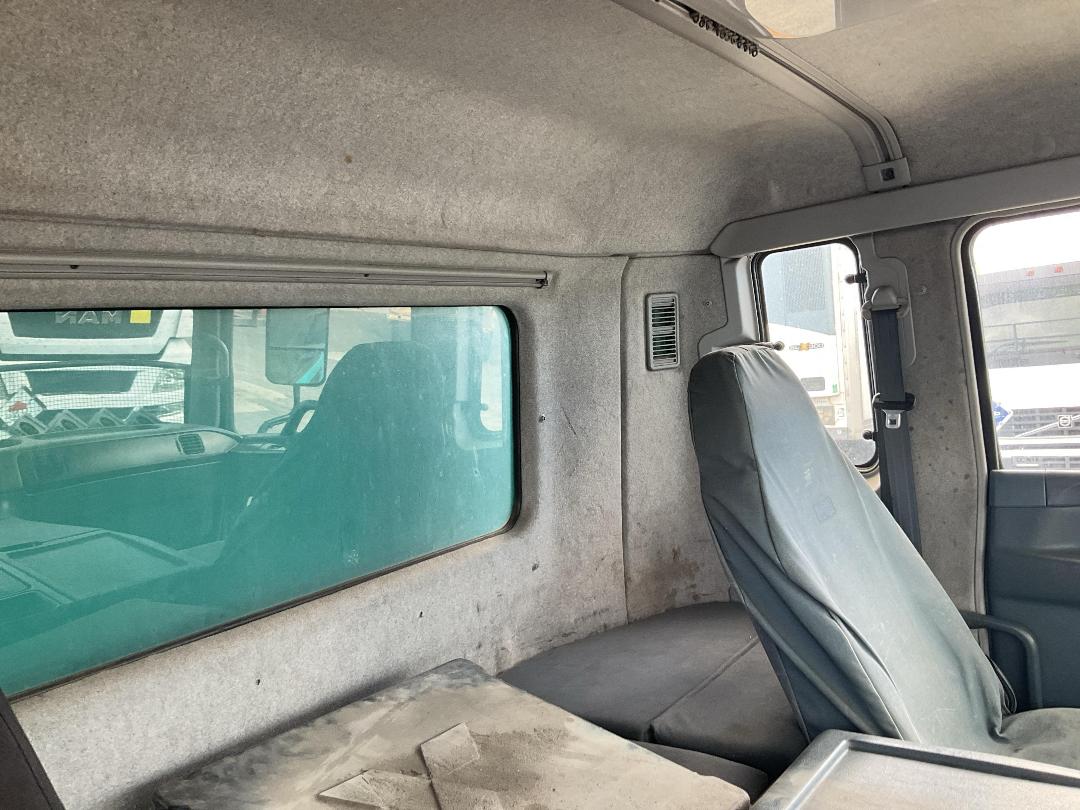 Photo '17' of Mitsubishi Fuso Shogun FS430S8 Curtainsider