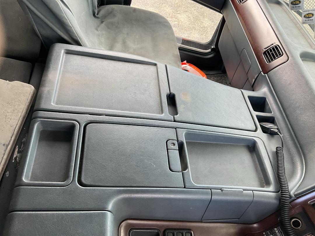 Photo '18' of Mitsubishi Fuso Shogun FS430S8 Curtainsider