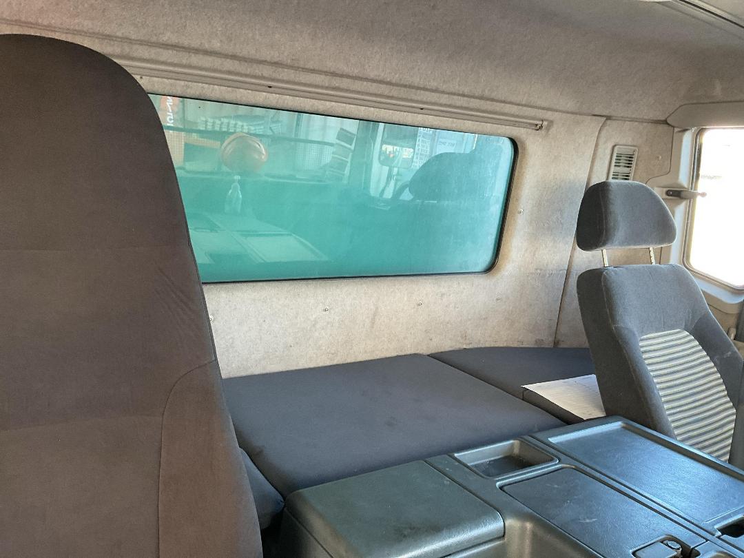 Photo '20' of Mitsubishi Fuso Shogun FS430S8 Curtainsider Photo '20' of Mitsubishi Fuso Shogun FS430S8 Curtainsider