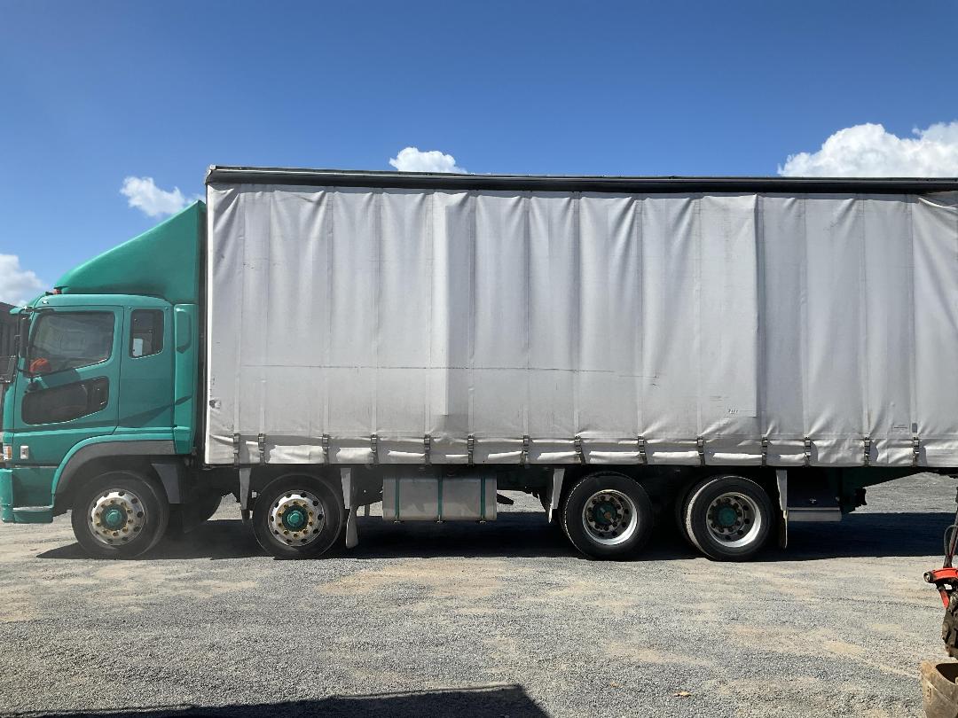 Photo '7' of Mitsubishi Fuso Shogun FS430S8 Curtainsider Photo '7' of Mitsubishi Fuso Shogun FS430S8 Curtainsider