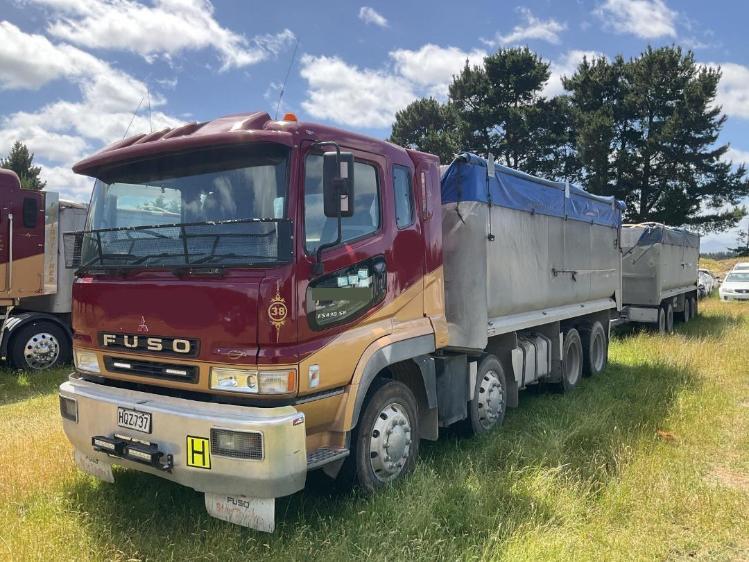 Photo '3' of Mitsubishi Fuso Shogun Tipper