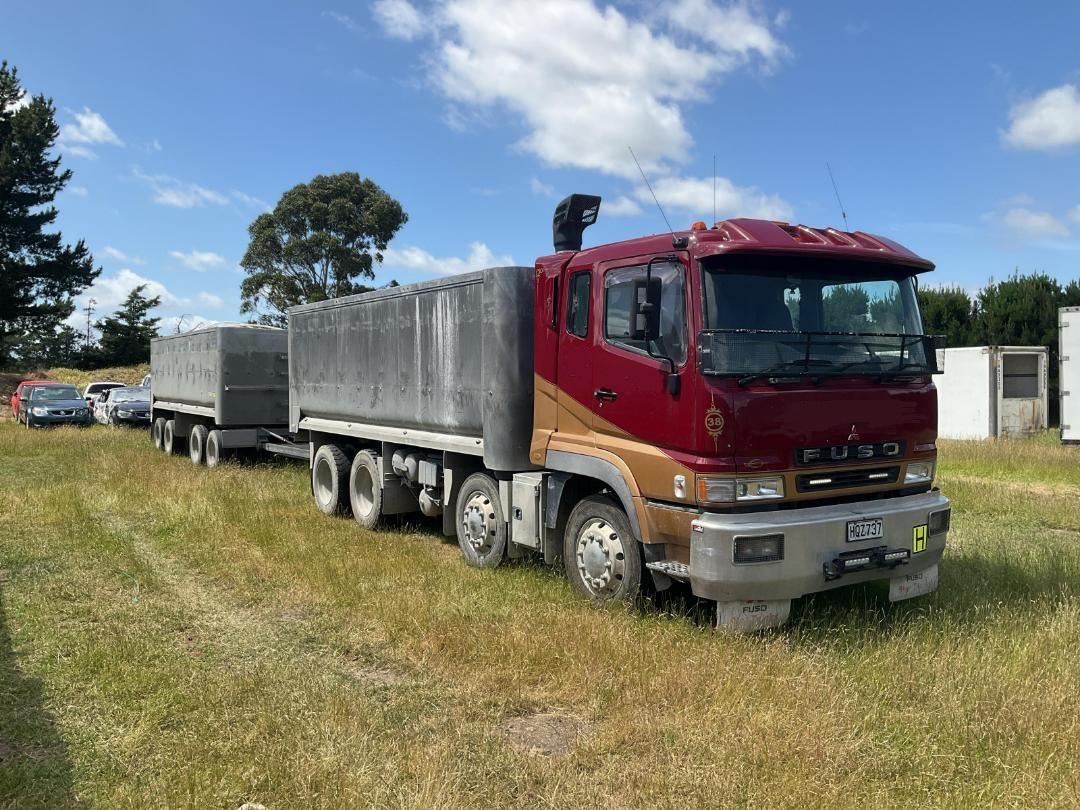Photo '5' of Mitsubishi Fuso Shogun Tipper