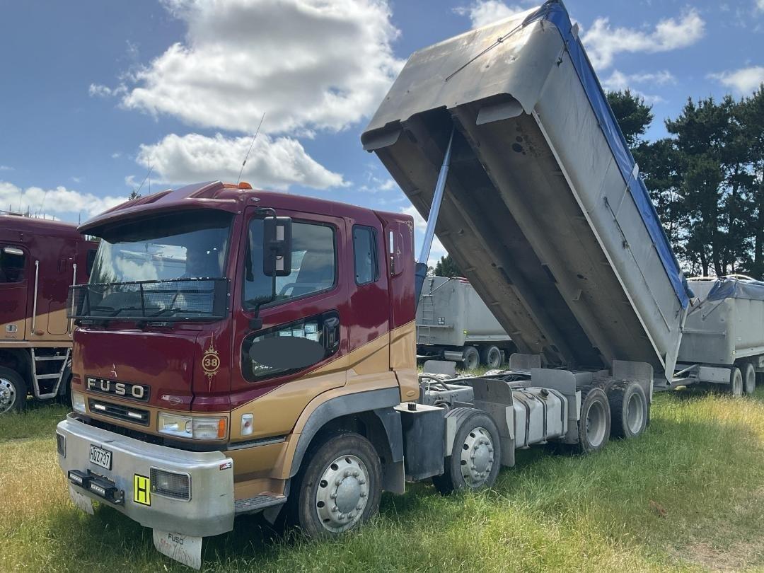 Photo '11' of Mitsubishi Fuso Shogun Tipper