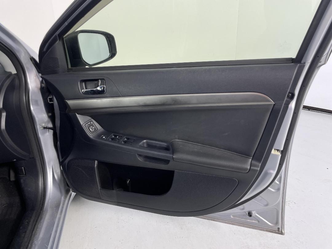 Photo '13' of Mitsubishi Galant Fortis Photo '13' of Mitsubishi Galant Fortis