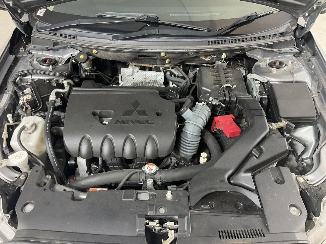 Photo '13' of Mitsubishi Galant Photo '13' of Mitsubishi Galant