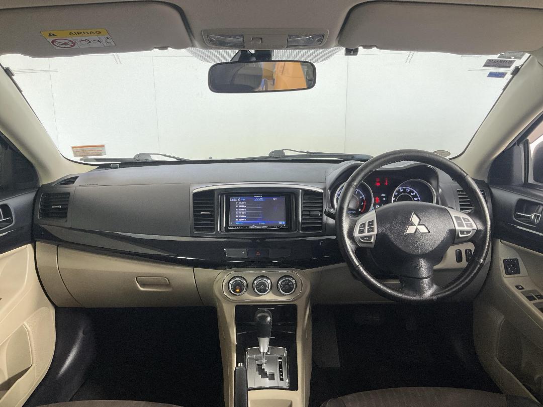 Photo '17' of Mitsubishi Galant Photo '17' of Mitsubishi Galant