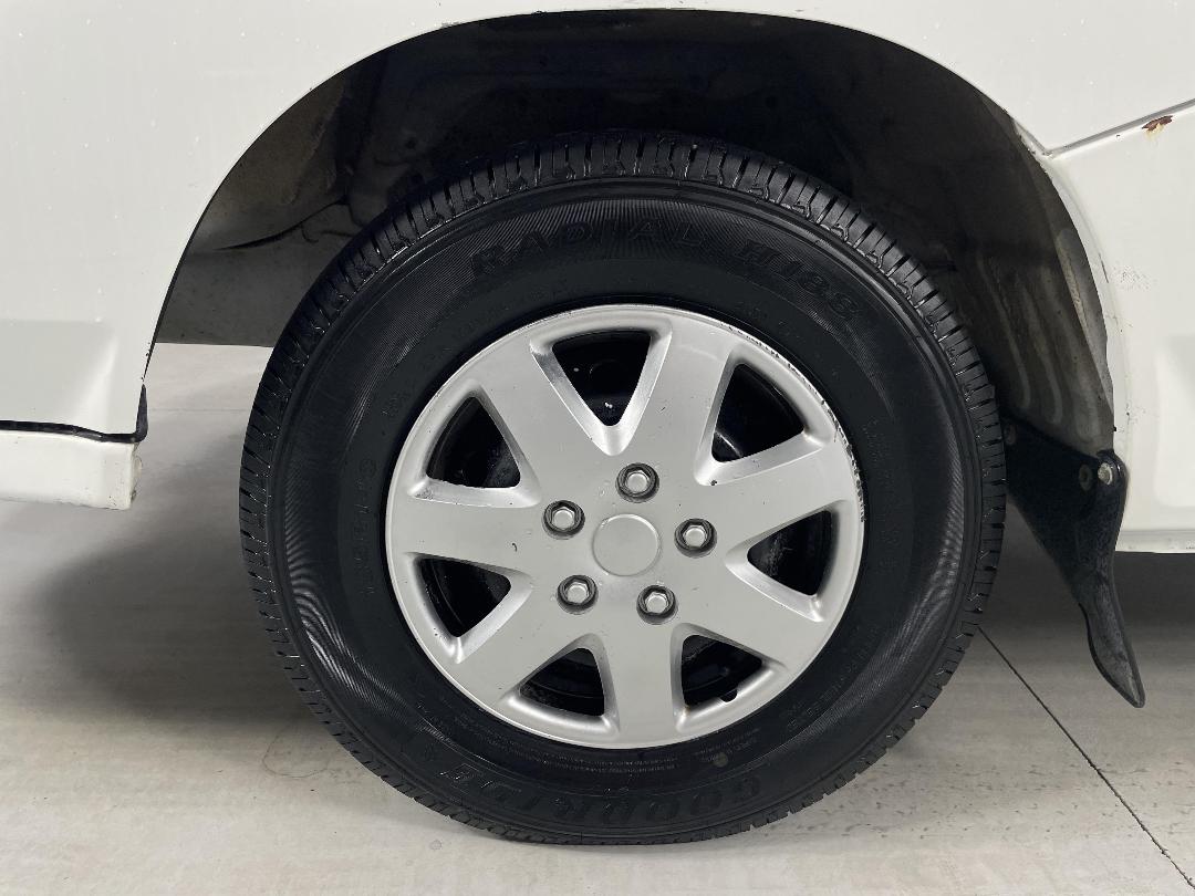 Photo '10' of Mitsubishi L300