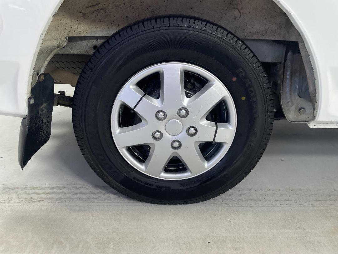 Photo '12' of Mitsubishi L300