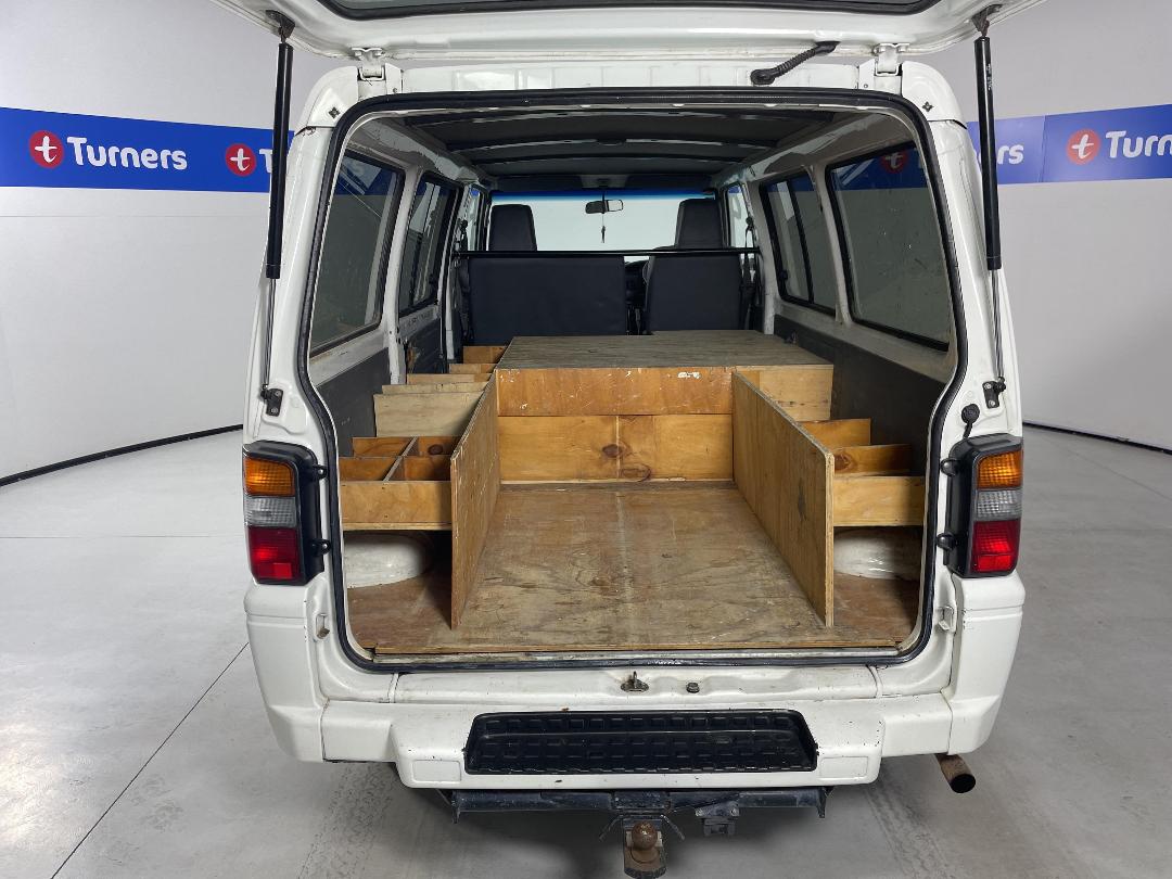 Photo '14' of Mitsubishi L300