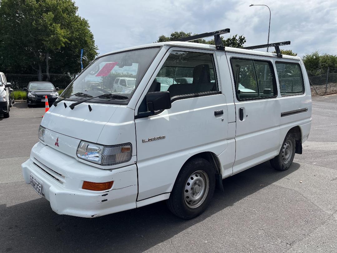 Photo '3' of Mitsubishi L300 SWB