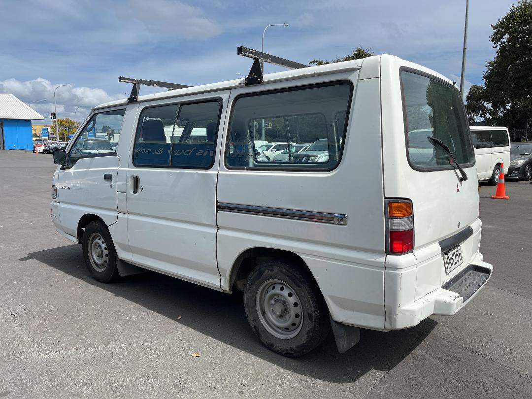 Photo '4' of Mitsubishi L300 SWB