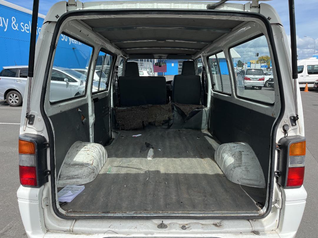 Photo '7' of Mitsubishi L300 SWB