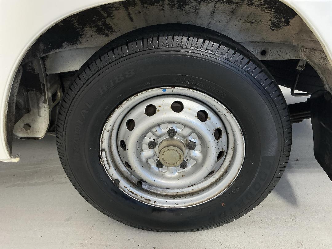 Photo '11' of Mitsubishi L300