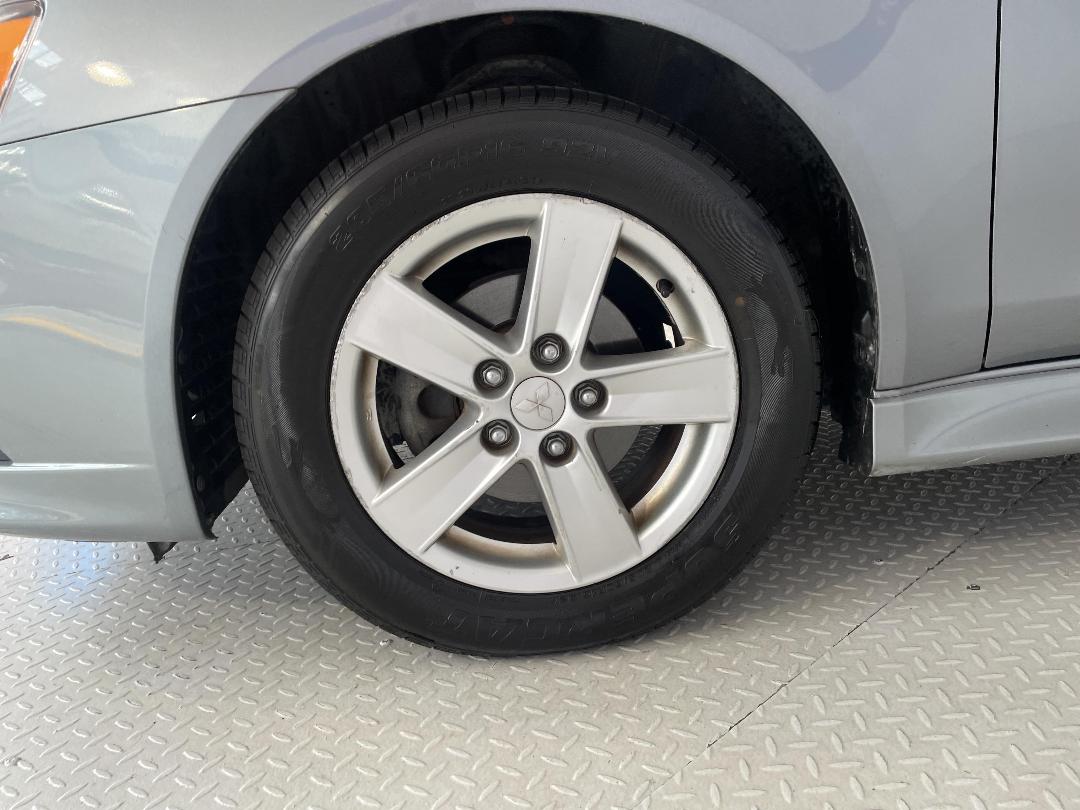 Photo '10' of Mitsubishi Lancer