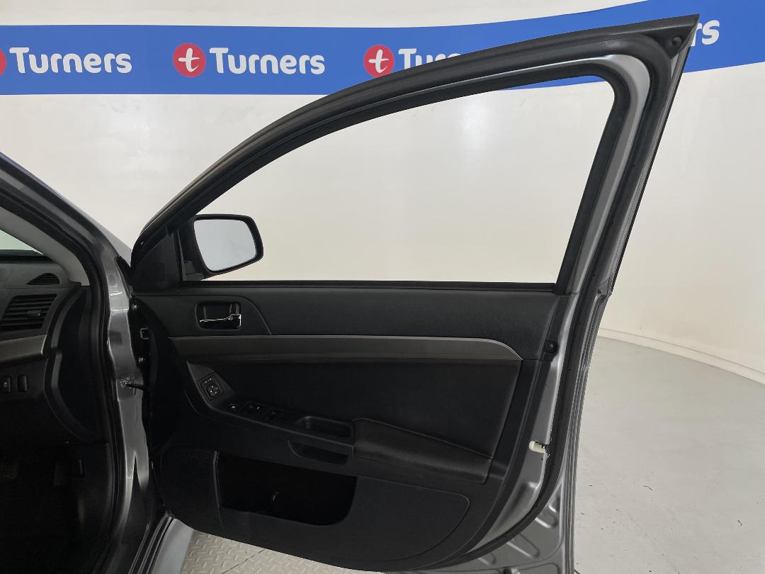 Photo '15' of Mitsubishi Lancer