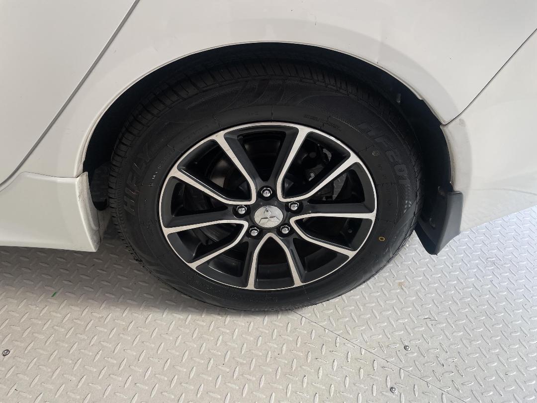 Photo '11' of Mitsubishi Lancer