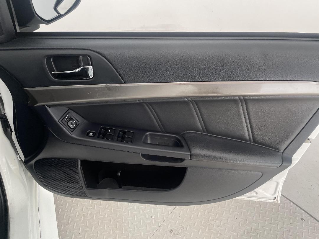 Photo '15' of Mitsubishi Lancer