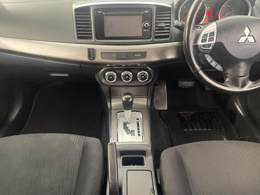 Photo '18' of Mitsubishi Lancer