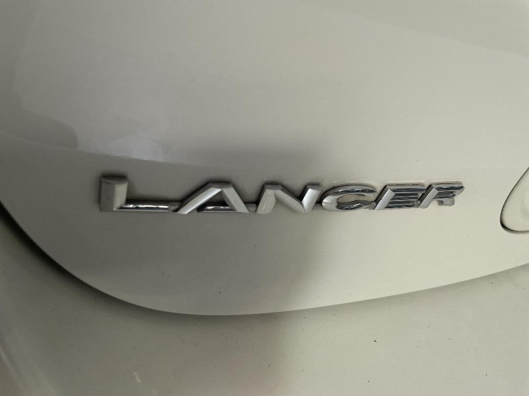Photo '36' of Mitsubishi Lancer