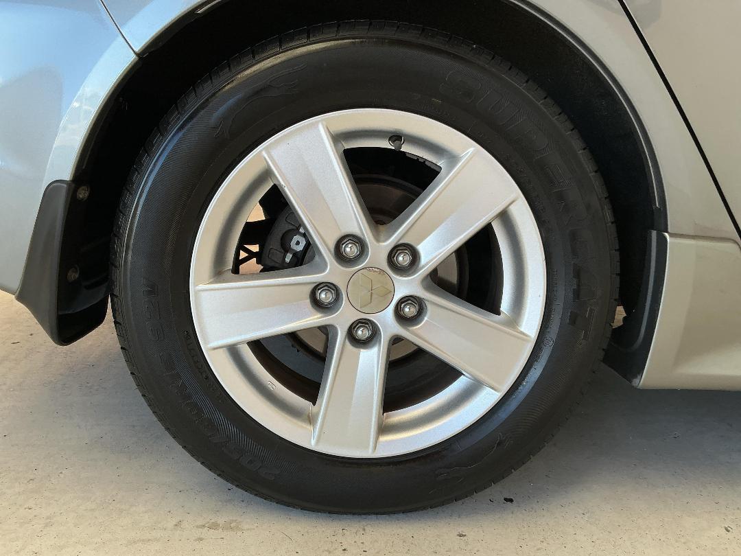 Photo '12' of Mitsubishi Lancer Photo '12' of Mitsubishi Lancer