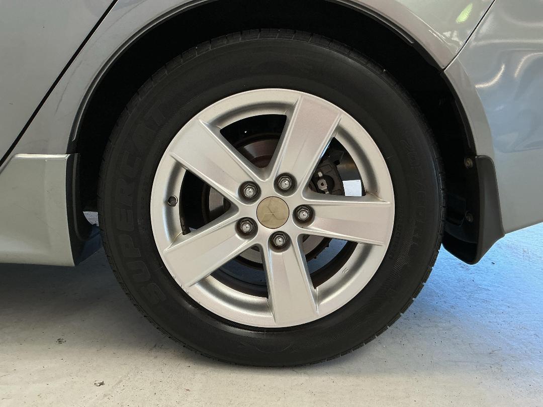 Photo '11' of Mitsubishi Lancer Photo '11' of Mitsubishi Lancer