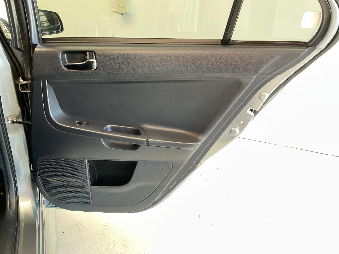 Photo '19' of Mitsubishi Lancer Photo '19' of Mitsubishi Lancer