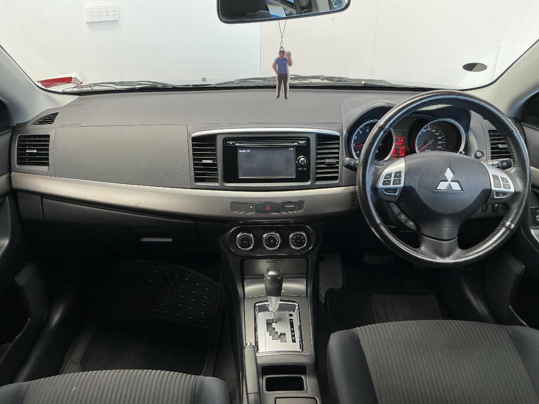 Photo '17' of Mitsubishi Lancer Photo '17' of Mitsubishi Lancer