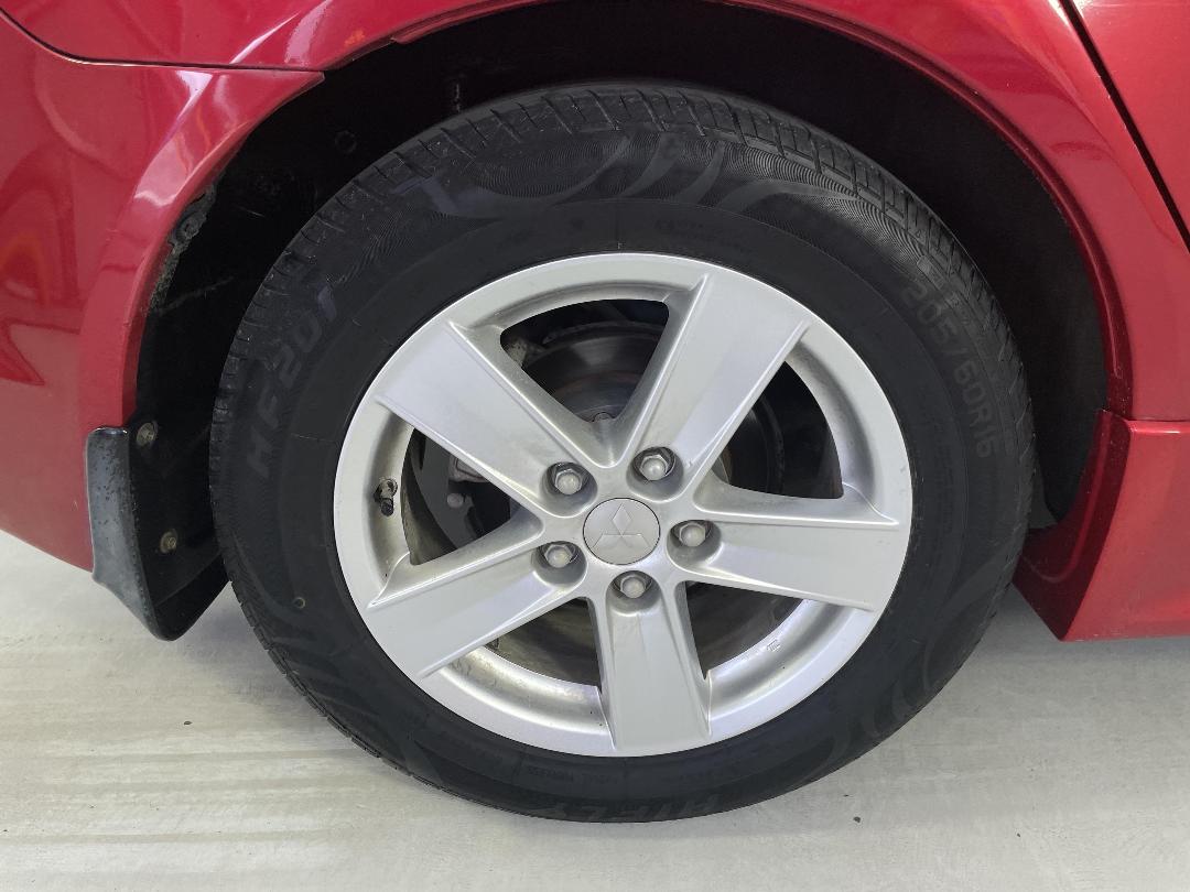 Photo '12' of Mitsubishi Lancer