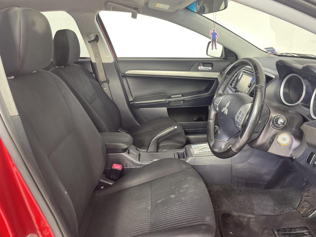 Photo '16' of Mitsubishi Lancer