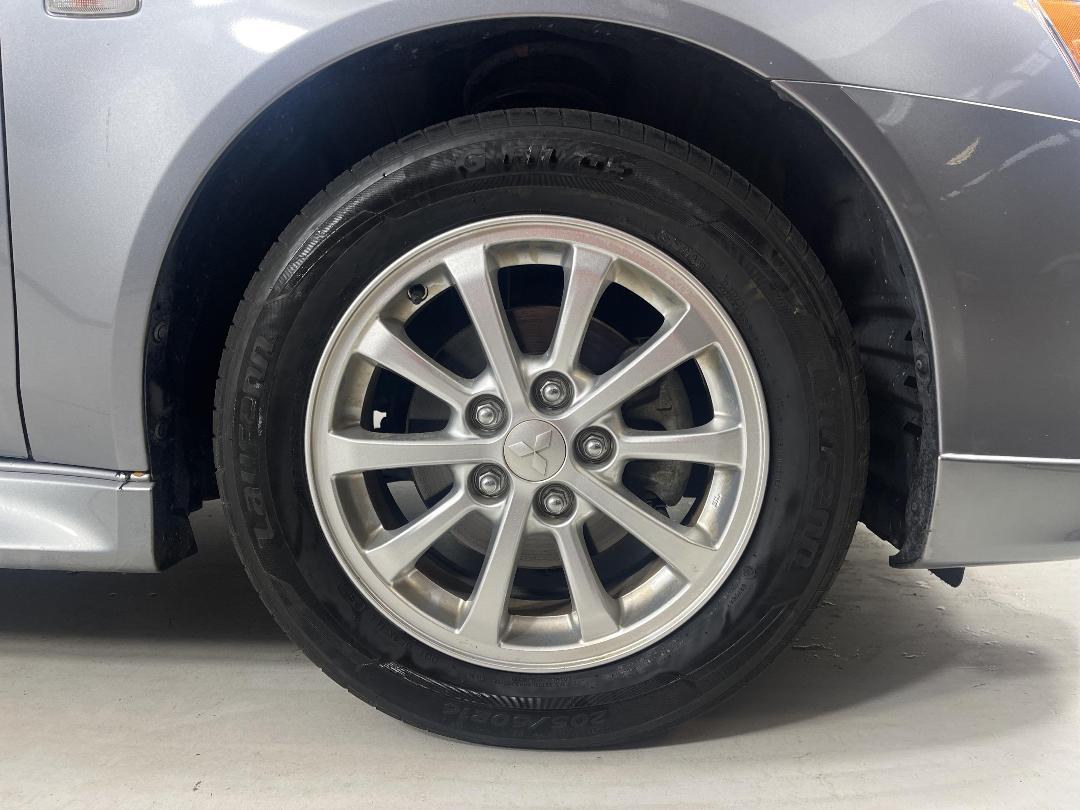 Photo '9' of Mitsubishi Lancer Photo '9' of Mitsubishi Lancer