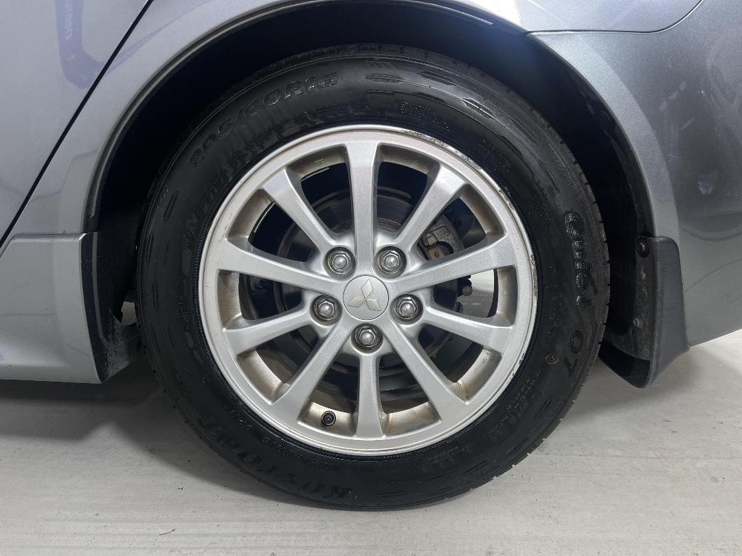 Photo '11' of Mitsubishi Lancer Photo '11' of Mitsubishi Lancer