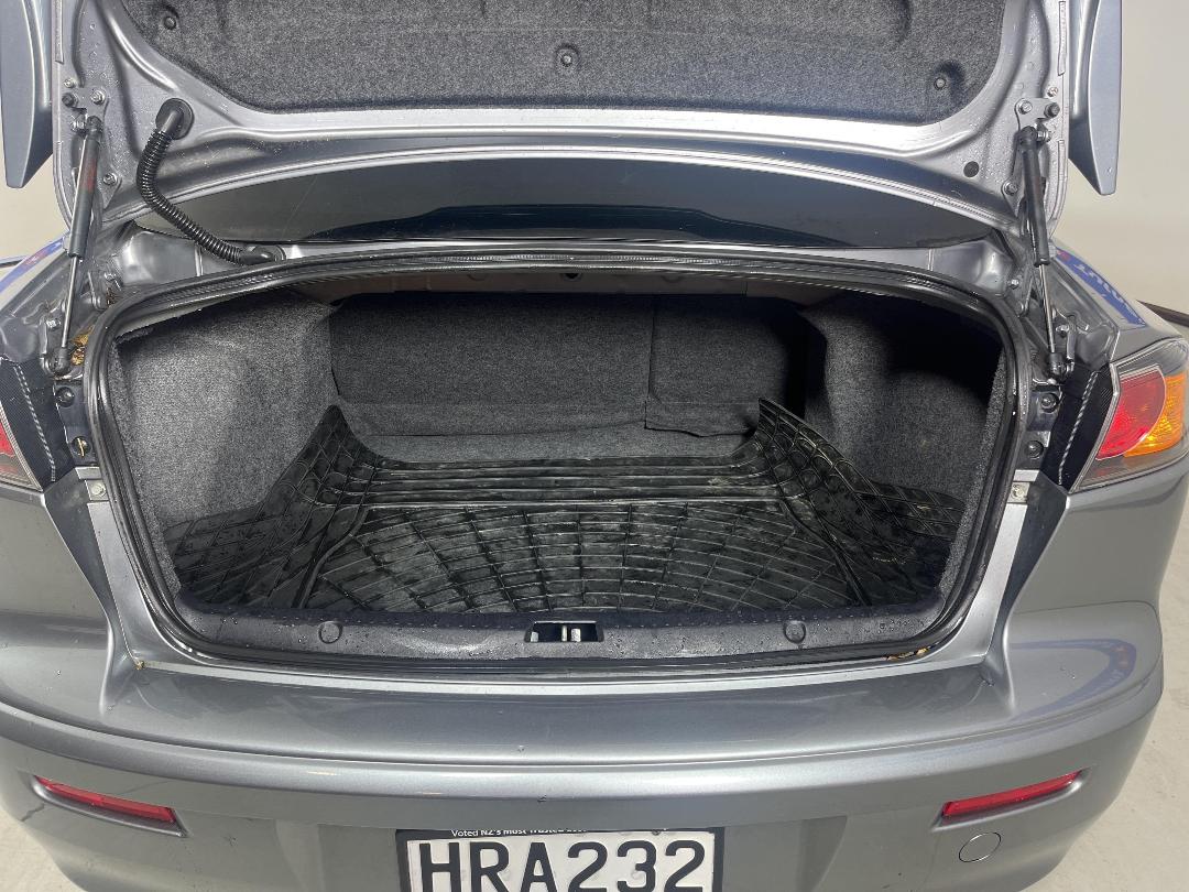 Photo '14' of Mitsubishi Lancer Photo '14' of Mitsubishi Lancer