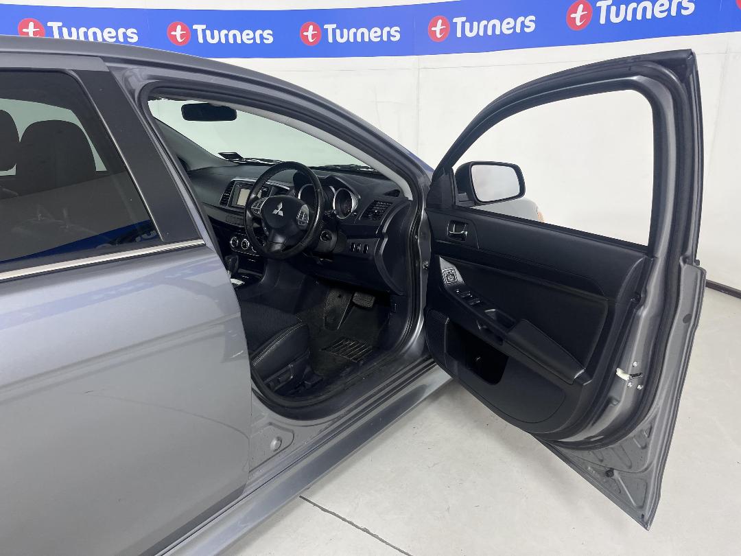 Photo '15' of Mitsubishi Lancer Photo '15' of Mitsubishi Lancer